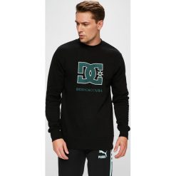 DC - Bluza. Czarne bluzy męskie DC, s, z nadrukiem, z bawełny, z okrągłym kołnierzem. W wyprzedaży za 179,90 zł.