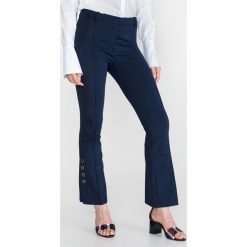 Pinko Shanna Spodnie Niebieski. Niebieskie spodnie damskie Pinko, m, z wiskozy. Za 1277,95 zł.