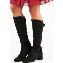 ZAMSZOWE KOZAKI NA OBCASIE. Czarne buty zimowe damskie Merg, z zamszu, na obcasie. Za 99,99 zł.
