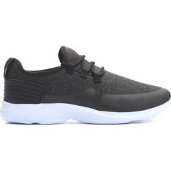 Czarne Buty Sportowe Alingo. Czarne buty skate męskie Born2be, z materiału. Za 59,99 zł.
