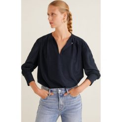 Mango - Bluzka Cashew. Szare bluzki asymetryczne Mango, l, z materiału, z okrągłym kołnierzem. Za 119,90 zł.
