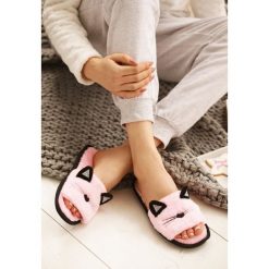 Różowe Kapcie Idea. Różowe kapcie damskie Renee. Za 39,99 zł.