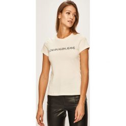 Calvin Klein Jeans - T-shirt. Czerwone bluzki damskie Calvin Klein Jeans, s, z nadrukiem, z bawełny, z okrągłym kołnierzem. Za 139,90 zł.
