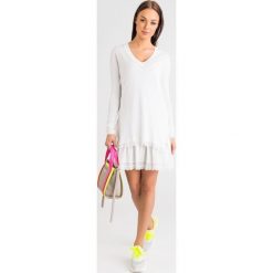 SUKIENKA twinset. Białe sukienki damskie Twinset, s, w koronkowe wzory, z bawełny, midi, proste. Za 899,00 zł.