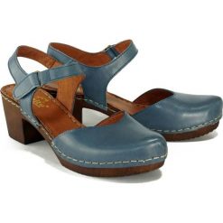 MANITU 910997-5 blau, sandały damskie. Sandały damskie Manitu, bez wzorów, ze skóry, bez obcasa, na obcasie, bez zapięcia. Za 219,90 zł.