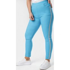 Niebieskie Spodnie Shirinriane. Niebieskie spodnie damskie Born2be, xl, z dresówki. W wyprzedaży za 79,99 zł.