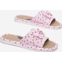 Różowe Kapcie Philes. Różowe kapcie damskie Born2be. Za 29,99 zł.