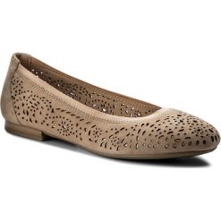 Baleriny CAPRICE - 9-22104-20 Beige Suede 404. Brązowe baleriny damskie zamszowe marki Caprice, klasyczne. W wyprzedaży za 179,00 zł.