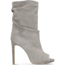 Botki GINA. Szare botki damskie Gino Rossi, ze skóry, klasyczne, z otwartym noskiem, na wysokim obcasie, bez zapięcia. Za 399,90 zł.