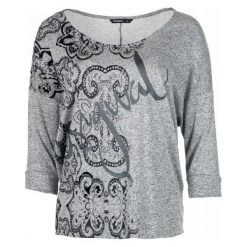Desigual T-Shirt Damski Nisa L Szary. Szare koszulki damskie Desigual, l, z nadrukiem, z kontrastowym kołnierzykiem. W wyprzedaży za 201,00 zł.