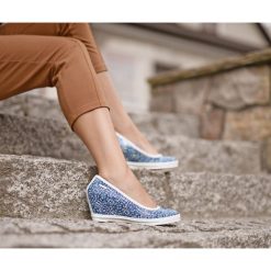 Kolorowe baleriny na koturnie - skóra naturalna - model 024 - kolor mozaika. Szare baleriny damskie Zapato, z nadrukiem, z jeansu, eleganckie, na wysokim obcasie, na platformie. W wyprzedaży za 224,25 zł.