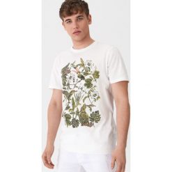 T-shirt z egzotycznym motywem - Kremowy. Białe t-shirty męskie House, s, bez wzorów, bez kołnierzyka. Za 39,99 zł.