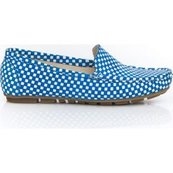 Mokasyny damskie z motywem szachownicy - skóra naturalna - model 001 – kolor niebieska szachownica. Niebieskie mokasyny damskie Zapato, z jeansu, klasyczne, na płaskiej podeszwie. Za 310,00 zł.