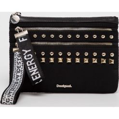Desigual - Kopertówka. Brązowe kopertówki damskie Desigual, w paski, z poliesteru, małe, z aplikacjami. W wyprzedaży za 69,90 zł.
