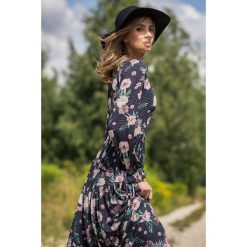 Sukienka F746. Czarne sukienki damskie Fobya, na jesień, xl, bez wzorów, z dzianiny, bez kołnierzyka, bez rękawów, maxi. Za 190,00 zł.