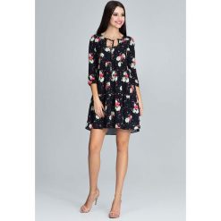 Urocza Sukienka w Barwny Deseń z Falbankami - Wzór 75. Czarne sukienki balowe marki Molly.pl, na co dzień, l, w kolorowe wzory, z tkaniny, z falbankami, mini. Za 149,90 zł.