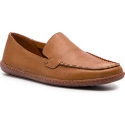 Mokasyny CLARKS - Saltash Free 261414137 Tan Leather. Pomarańczowe mokasyny męskie marki Clarks, ze skóry, eleganckie. Za 389,00 zł.