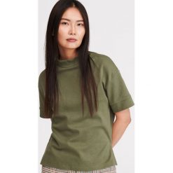 Bluzka z bawełny organicznej - Khaki. Brązowe bluzki damskie Reserved, s, bez wzorów, z bawełny, bez kołnierzyka, bez rękawów. W wyprzedaży za 29,99 zł.