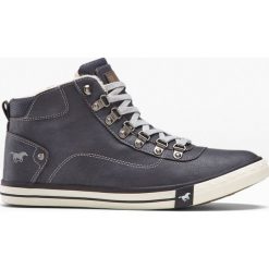 Wysokie sneakersy Mustang bonprix czarny. Czarne sneakersy męskie bonprix, na sznurówki. Za 239,99 zł.