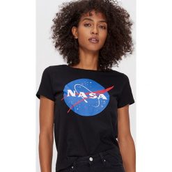 T-shirt NASA - Czarny. Czarne t-shirty damskie House, s, bez wzorów, bez kołnierzyka. Za 39,99 zł.
