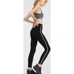 Czarne Legginsy One. Czarne legginsy damskie marki other, xxl. Za 39,99 zł.