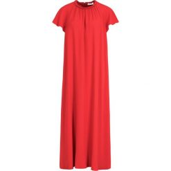 Sukienka koktajlowa Red Valentino RR0VAD69. Czerwone sukienki damskie Red Valentino, bez wzorów, z wiskozy, wizytowe, bez kołnierzyka, bez rękawów. W wyprzedaży za 1299,00 zł.