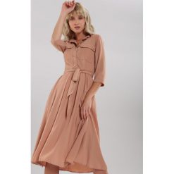 Beżowa Sukienka Abbeville. Brązowe sukienki damskie Renee, na co dzień, s, w paski, z tkaniny, eleganckie, z koszulowym kołnierzykiem, bez rękawów, midi, rozkloszowane. Za 139,99 zł.