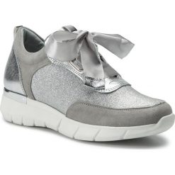 Sneakersy KARINO - 2912/127-P Szary/Srebny. Szare półbuty damskie Karino, ze skóry. W wyprzedaży za 229,00 zł.