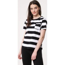 Czarna T-shirt Level Headed. Czarne bluzki damskie Born2be, xl, w paski, z dzianiny, z okrągłym kołnierzem, bez rękawów. Za 39,99 zł.