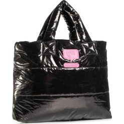 Torebka CHIARA FERRAGNI - 20AI-CFBAG001 Black. Czarne torebki klasyczne damskie Chiara Ferragni, bez wzorów, z tworzywa sztucznego, klasyczne, bez dodatków. Za 949,00 zł.