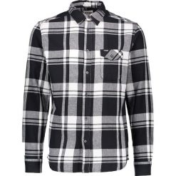 Koszula - Regular fit - w kolorze czarno-białym. Czarne koszule męskie Wrangler, m, w kratkę, z bawełny, z klasycznym kołnierzykiem, bez rękawów. W wyprzedaży za 109,95 zł.