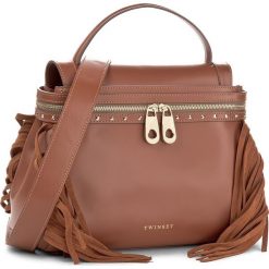 Torebka TWINSET - Cecile Deux OS8TGA Cuoio 00057. Brązowe torebki klasyczne damskie marki Twinset, ze skóry, duże. W wyprzedaży za 839,00 zł.