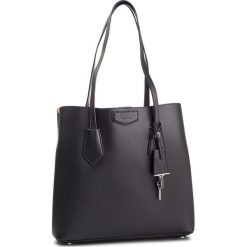 Torebka DKNY - Lg N/S Tote R83B8818 Black/Silver BSV. Czarne torebki klasyczne damskie DKNY, bez wzorów, ze skóry, klasyczne, bez dodatków. W wyprzedaży za 639,00 zł.
