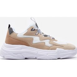 Kolorowe sneakersy na grubej podeszwie - Beżowy. Brązowe sneakersy damskie House. W wyprzedaży za 64,99 zł.