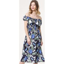 Granatowa Sukienka Bethatch. Szare sukienki damskie Born2be, xl, bez wzorów, eleganckie, bez kołnierzyka, bez rękawów, midi. Za 59,99 zł.
