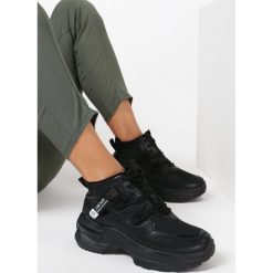 Czarne Sneakersy Berinnara. Czarne sneakersy damskie Born2be. Za 129,99 zł.