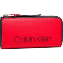 Portfele damskie: Duży Portfel Damski CALVIN KLEIN - Collegic Large Zipar K60K604502 626