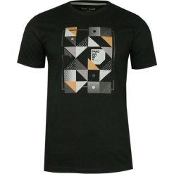 Czarny Bawełniany T-Shirt -PAKO JEANS- Męski, Okrągły Dekolt, Krótki Rękaw, z Motywem Geometrycznym TSPJNS2GEOMETRYcz. Czarne koszulki męskie Pako Jeans, m, bez wzorów, z bawełny, casualowe, z okrągłym kołnierzem, krótkie. Za 47,00 zł.