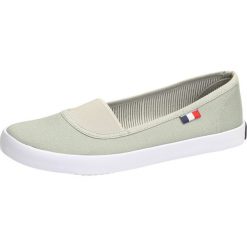 SLIP ON Baleriny damskie AMERICAN CLUB LH89aGR. Baleriny damskie American CLUB, bez wzorów, bez zapięcia. W wyprzedaży za 40,00 zł.