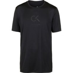 Koszulka funkcyjna w kolorze czarnym. Czarne koszulki męskie Odzież sportowa, s, z nadrukiem, z materiału, z okrągłym kołnierzem, bez rękawów. W wyprzedaży za 109,95 zł.