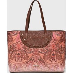 Desigual - Torebka. Pomarańczowe torebki klasyczne damskie marki Desigual, z poliesteru, na ramię, duże. W wyprzedaży za 239,90 zł.