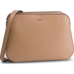 Torebka DKNY - R83E3630 Latte LAT. Pomarańczowe listonoszki damskie DKNY, na co dzień, bez wzorów, ze skóry, eleganckie, bez dodatków. W wyprzedaży za 489,00 zł.