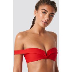 J&K Swim X NA-KD Góra bikini bandeau Folded - Red. Czerwone bikini J&K Swim x NA-KD. Za 100,95 zł.