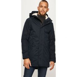 Tom Tailor Denim - Kurtka. Zielone płaszcze męskie TOM TAILOR DENIM, xl, bez wzorów, z bawełny, długie, z kapturem. W wyprzedaży za 259,90 zł.