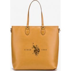 U.S. Polo Assn Folsom Tall Torebka Żółty. Żółte torebki klasyczne damskie U.S. Polo Assn., w paski, z materiału, bez dodatków. Za 447,95 zł.