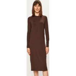 Vero Moda - Sukienka. Sukienki damskie Vero Moda, na co dzień, s, bez wzorów, z elastanu, casualowe, ze stójką, z długim rękawem, długie, midi, proste. W wyprzedaży za 79,90 zł.