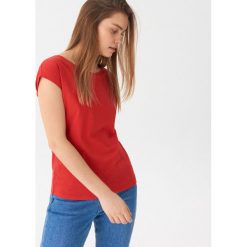 T-shirt z ażurową wstawką - Czerwony. Czerwone t-shirty damskie House, s, bez wzorów, bez kołnierzyka. Za 29,99 zł.