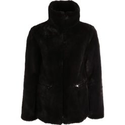 Oakwood Kurtka zimowa dark grey. Szare kurtki damskie zimowe marki Oakwood, s, z materiału. W wyprzedaży za 561,75 zł.