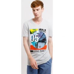 T-shirt męski MF Strong. Szare podkoszulki męskie Mark Formelle, m, z nadrukiem, z bawełny, z krótkim rękawem. Za 29,97 zł.