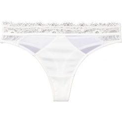 Stringi bonprix ecru. Białe majtki damskie bonprix. Za 34,99 zł.